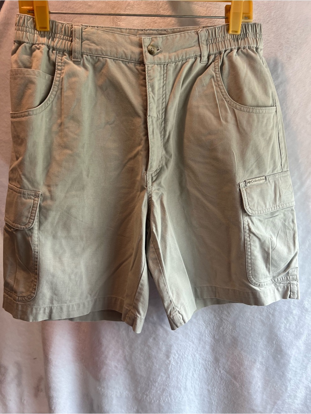 Columbia women’s Beige Cargo Shorts with Utility Pockets